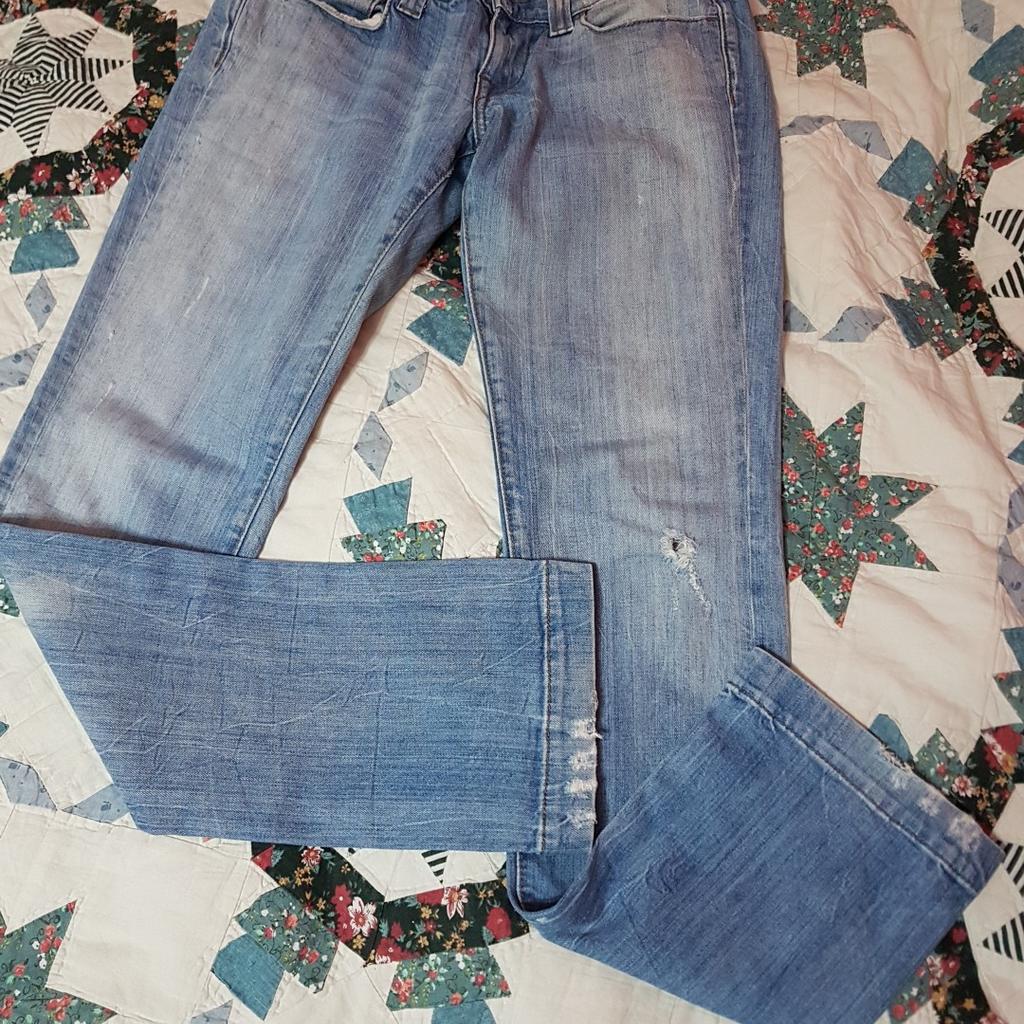 Jeans / pantaloni donna marca Fornarina, tg. 42 (M ), colore celeste, in cotone non elasticizzato, in buoni condizioni.
☆ Vendo anche felpa, borsa e stivaletti / scarpe.
☆ Guarda anche gli altri miei annunci e risparmia sulle spese di spedizione !!!😊
 #Jeans #donna #ragazza #cotone #pantalone #pelle #dritti #slavato #denim #blu #azzurro #turchese #strappati #strappi #Fornarina