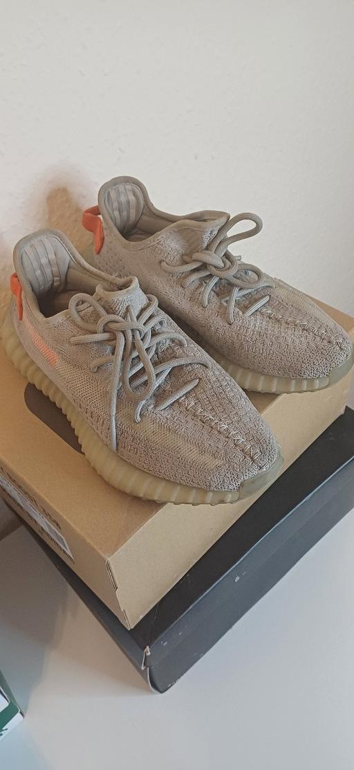 Buy & Sell Bexley Erith - DA8 - Photos for Adidas yeezy boost 350 V2