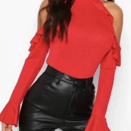 Size 6 Ladies Gorgeous BNWT Boohoo Red Crêpe Ruffle Cold Shoulder Fashion Top £5.99…Strood Collection or Post A/E…..💕

Check out my other items…💕

Message me if wanting multi items save on postage…💕