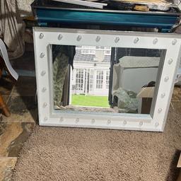Hollywood led mirror working on battery more to know just text me thanks