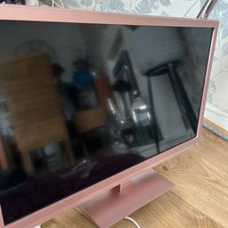 Sharp smart TV in good condition with some marks on the side. 

Remote missing piece on the back of the remote as shown on photos. 

Collection only.