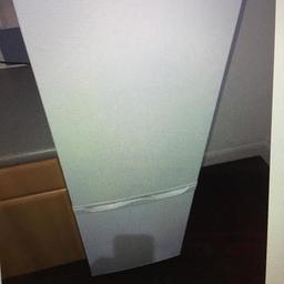 Medium Sized Tall Fridge Freezer - White

ESSENTIALS - C50BW16 60/40 Fridge Freezer - White /Manual defrost

143 x 49.5 x 56.2 cm (H x W x D)

Great size doesn't take up too much size in a smaller kitchen. 

Quick sale due to house move.  Reduced to to one door tray cracked but still in functional working order and the tray can be replaced.
