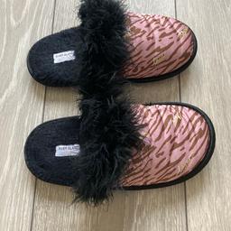 No offers
Girls River island slippers, size 3. Was brought as a gift by someone , but only worn at nans as she had uggs at home. In very good condition, have loads of wear left. I know they cost £14 new.
Please see all pictures attached
Please see my other items thanks
Cash on collection only & from Dy4 8nh
No delivery
No postage
No PayPal
And no to anything else you can think of!