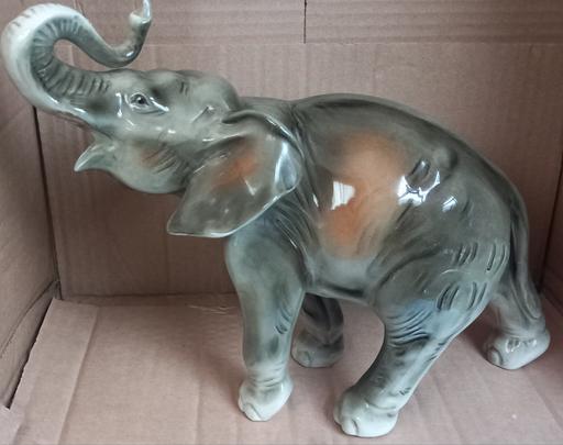 Buy & Sell Merseyside Saint Helens - Photos for 2 vintage royal dux porcelain elephants