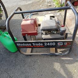 Honda 2.4KW petrol Generator,in very good condition.has 2 sockets 240v and
110v.Not been used for a long time runs
for a time but think carb needs cleaning.