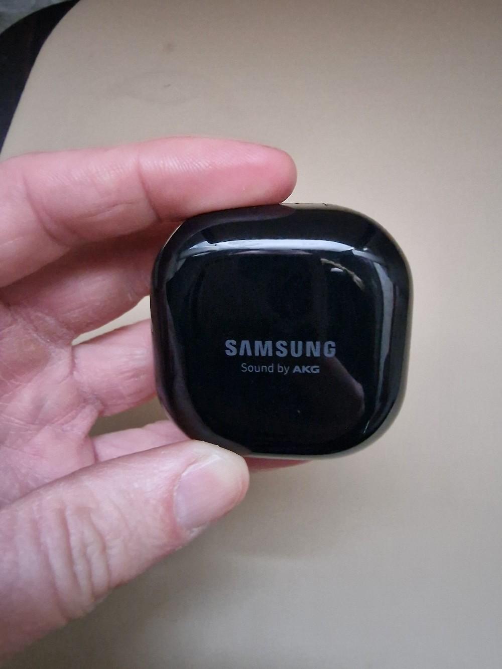 Samsung Galaxy Buds Pro SM-R180 Charging Case in RM15 Kenningtons for £ ...