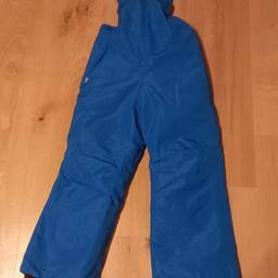 Verkaufe diese skihose Größe 110/116  ist neu wurde nur ausgepackt und gewaschen um 10 euro