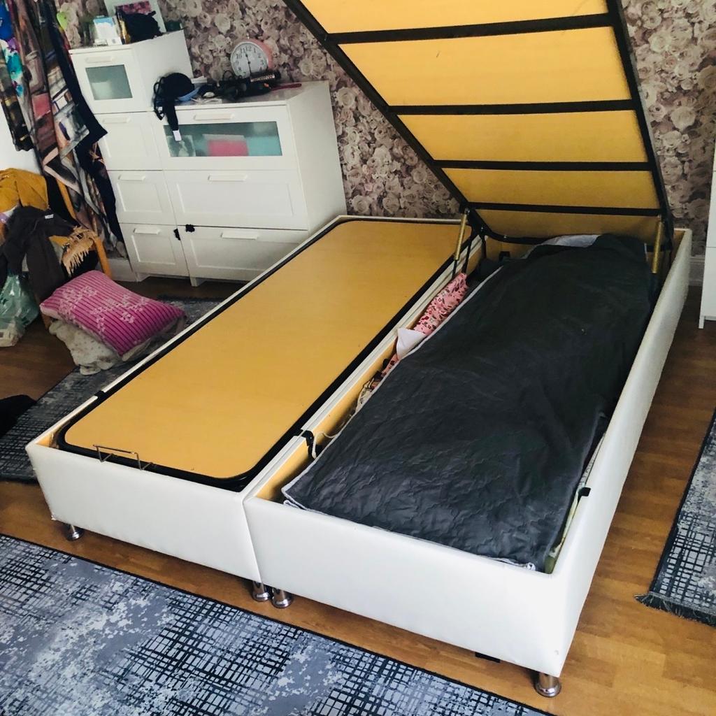 Verkaufe mein Bett zu zwei Personen
Länge: 200 cm
Breite: 160 cm
Ohne Matratze