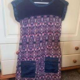 Aztec print tunic or short dress from Warehouse. Size 6. Good condition.

If postage is required, postage costs will be extra.