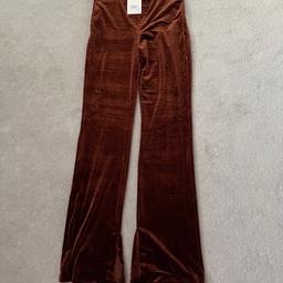 Brand New Zara Velvet Flared Trousers Size S RRP: £25.99. Please note colours may appear slightly different on camera.