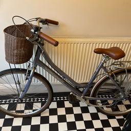 Great ladies bike with basket not been used for a while needs a new owner to have some fun bike rides in the spring ! Any questions please ask.
Collection St Helens and cash only x