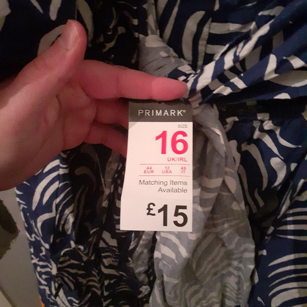 beautiful dress from primark size 16 pick up or I can post