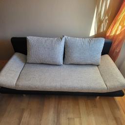 Schlafcouch mit Bettfunktion zu verkaufen.

Maße Couch: 190x80cm

Maße Couchbett: 190x145cm

Stauraum unter der Sitzfläche

Abholung in köstendorf bei Salzburg