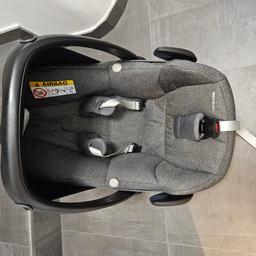 MaxiCosi mit Babyeinsatz und Isofixstation 200€
Autospiegel 13€
Tragegurt 20€