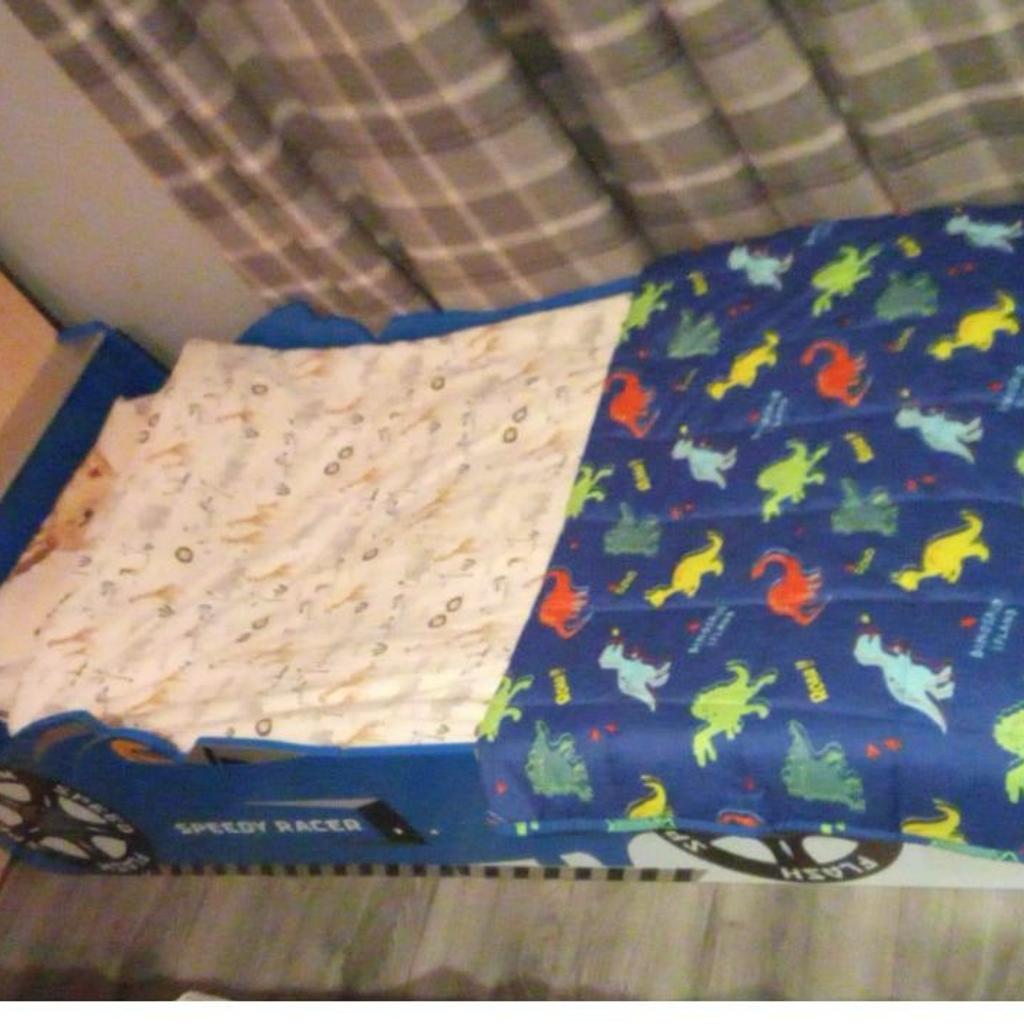 toddler race car bed bought two weeks ago for my son but he will not sleep in it bed is basically brand new smoke and pet free home comes with memory foam mattress but not the blankets or quilt
collection Heysham
price is £100