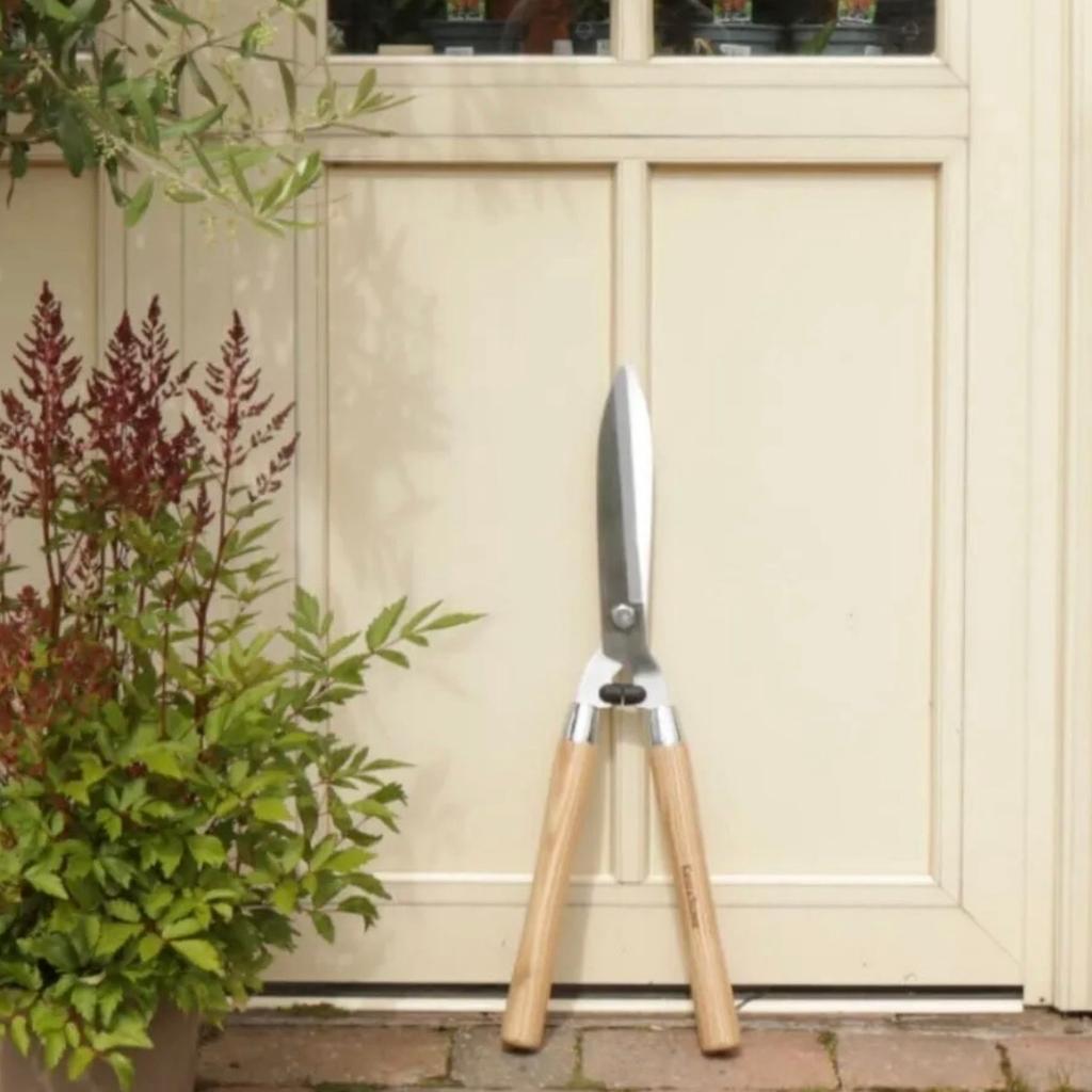 500mm garden shear with wooden handle traditional garden hedge shear wavy edge