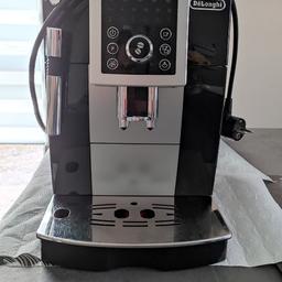 Aufgrund von Neuanschaffung verkaufen wir unseren Kaffeevollautomaten von DeLonghi. Wir haben diesen 2016 gekauft und er hat immer funktioniert. Gebrauchsspuren sind natürlich vorhanden.

Privatverkauf, daher keine Rücknahme oder Garantie. Abholung oder Versand möglich, dabei trägt der Käufer die Versandkosten.