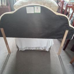 Headboard Double bed 4ft-6". 137cm.
H24". Good Condition. Screws and Supports
included