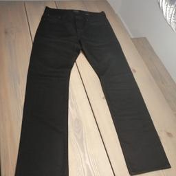 Genuine Superdry.
Officer style.
Copper black denim.
34" waist.
32" leg.

Brand new condition, only worn once.

Collection only, from Kinver.