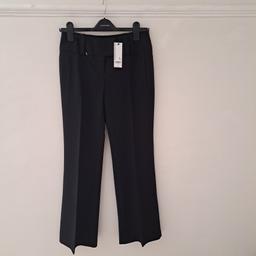 Warehouse Black Trousers - New with tag
Size 8
Measurements below
Width 14 inches
Length 39 inches (Top to bottom)
Side pockets - Closed (still stitched up)