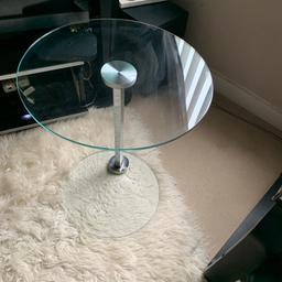 Great quality tempered glass side table. 1 only. Stylish and looks amazing in your living room, bedroom, etc. Purchased from Debenhams.