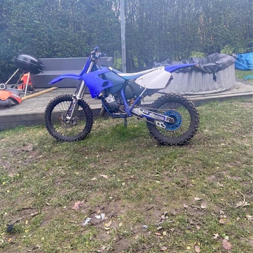 Yz 125 just been fully rebuilt fresh barrel piston and bottom end bearing recently changed the water pump seal and exhaust packing too it runs and rides perfect kicks first time every time just don’t have time to ride no swaps or offers do have the paper work to be made road legal too just never got round to it will take 1650 if gone today