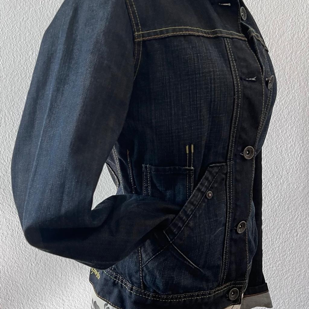 Verkaufe Freeman Jeans Jacke in Size S.
Keine Gewährleistung