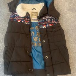 Boys Gilet in good condition.

Next Gilet size 8 years