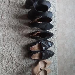ladies shoe bundle worn but good condition 
from new look size 4/5 pet and smoke free
some of them have ware and tear feel free to ask a question, pick up L8