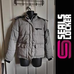Women Pale Grey Faux Fur Short Puffer Jacket Size 14

Happy to post at buyer cost £3.49 or can be collected from Leicester 

RRP £19

Brave the elements in this grey puffer jacket. Wear with a white tee and jeans for a casual look.

Size:14

Pit To Pit: 20"
Length: 24"

- Hooded neckline
- Long sleeves
- Removable faux fur trim
- Popper and zip front pockets
- Rip-tape and zip front fastening
- Padded puffer fabric
- Regular fit

Care Guide:
Shell, Lining, Wadding and Artificial Fur Hood Backing: 100% Polyester.

Rib: 99% Polyester, 1% Elastane.

Artificial Fur Hood Pile: 46% Modacrylic, 37% Acrylic, 17% Polyester.

#pufferjacket #coat #woman #warm