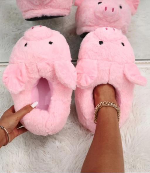 Buy & Sell Cardiff Cardif City Centre - Cardiff - Photos for Pink Fuzzy Cow Warm Cozy Slippers