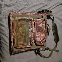 Shimano tribal realtree stalking chair and bed chair buddy.
like new no marks or no tares.
Zips fully work no damage just like new.
Cash on collection only.
No posting and no delivery.