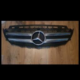 GENUINE MERCEDES E CLASS W213 AMG FRONT BUMPER GRILL 2016 - 2019
Manufacturer Part Number: A213 888 01 23
This front grille is used and may have some minor scratches but overall is very good condition.

Any questions feel free to ask 😊👍
Please check my other items for sale, thanks 👍
