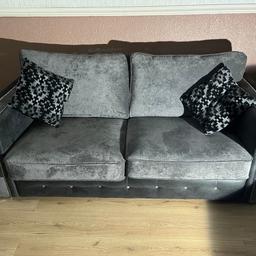 We deal in house clearances and all items that we find are checked and tested and listed accordingly. All items are listed stating the condition and photos showing condition will also be uploaded. 

In excellent condition. Relisted due to time wasters. 

Needs to be collected before 12pm. Postcode for collection will be b16