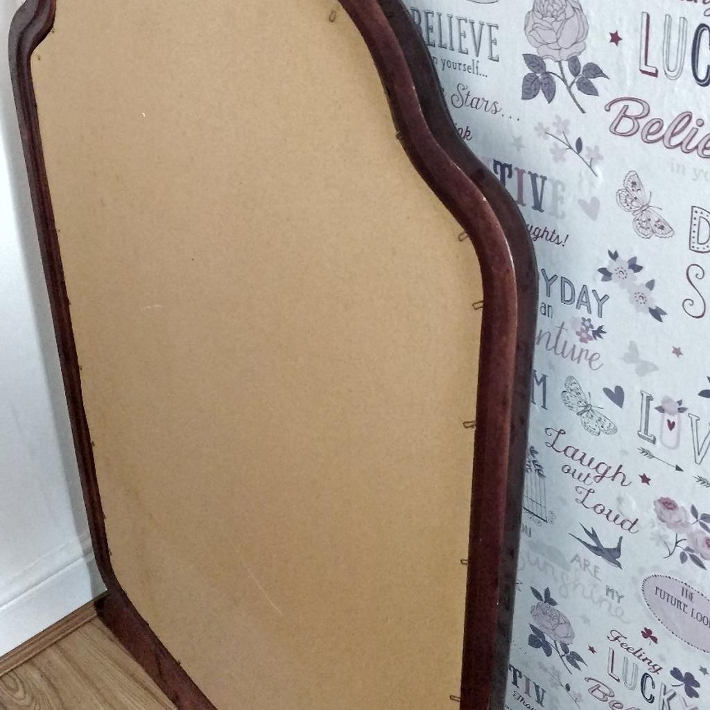 In very good condition mirror. Beautiful design wooden mirror. Width 108.5cm 42 inches. Length 74cm 29.3 inches