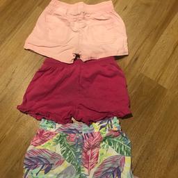 Kurze Hosen für ein Mädchen Große Pink Shorts 110/116 
Die andere zwei 104/110