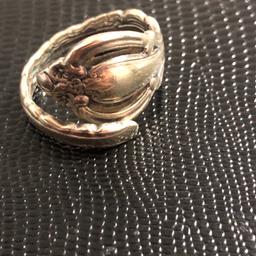 Old vintage adjustable to any finger cobra 🐍 ring nicely made . Stamped international deep silver . Pls look at the pictures attached for more details can accept PayPal,collection,bank transfer or delivery if close by . Shpocks wallet too