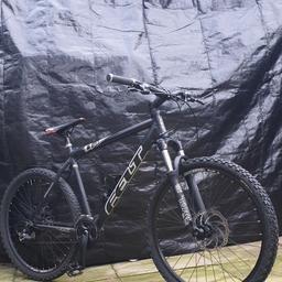 This is a rare 26 inch wheeled, Quick Release, Hardtail with Disc brakes, Brand new All terrain Tyres and 24 Speed, Rapid fire grears.

It has a Felt aluminum stem and seatpost, Felt Q series saddle and dual density grips; Tektro IO disc brakes with 180mm front/160mm rear rotors.
Its a true Ultralite with LONG TRAVEL, Fully Adjustable front ROCKSHOX TORA Forks (Same as fitted to the Voodoo range).

As you can see from the photograph's this us a very capable bike that's FULLY LOADED .....