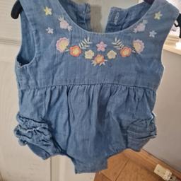 two  girls outfits for sale in realy good Condition size 6 to 9 months