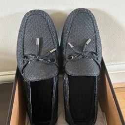 Louis Vuitton Navajo Car Shoes
This is a Louis Vuitton Navajo shoe in size 8. new in the box bought from LV Paris, Unworn.
it comes with a certificate and receipt ( Free Delivery Depends on address )