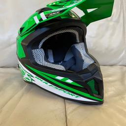 Verkaufe neuen Wulfsport Race Series Motocross Helm.
Neu und ungetragen.
Größe M (57-58).

Privatverkauf keine Garantie & Rücknahme.
Versand möglich.