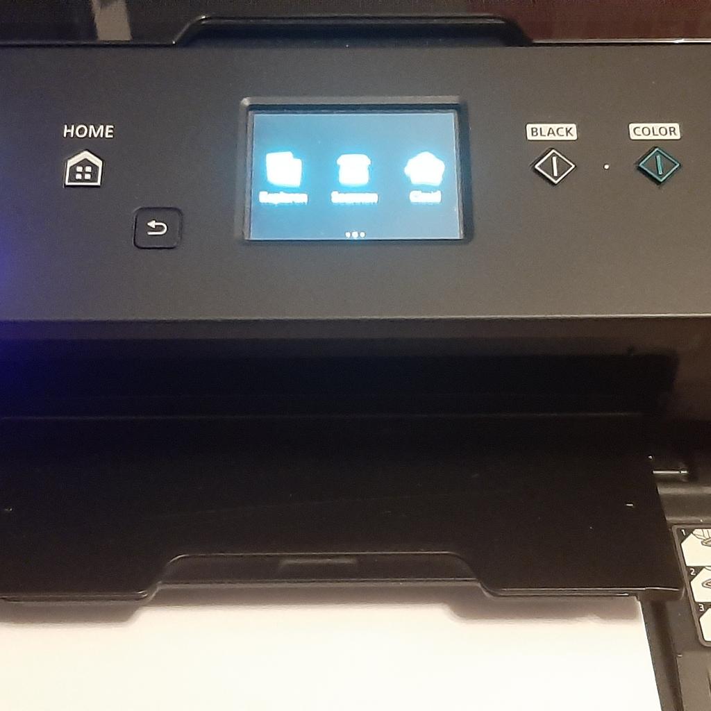 Gut erhaltenen Canon Pixma MG6650 Multifunktions Drucker
Drucker Scanner Kopierer in einem

Tintenset jeweils

3x die Große Schwarz

3x die kleine Schwarz

2x Blau

2x Rot

2x Geld

im Drucker sind auch Patronen davon sind aber 3 Leer

Druckkopf wurde getauscht funktioniert wieder

Preis ist verhandelbar
