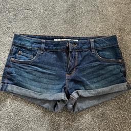 Womens demin jeans 
Size 8 
Good condition