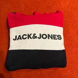 Verkaufe einen ungetragenen Pullover mit Kapuze in der Größe 176 der Marke Jack & Jones! Der Pulli wurde 1 x gewaschen, aber nie getragen!