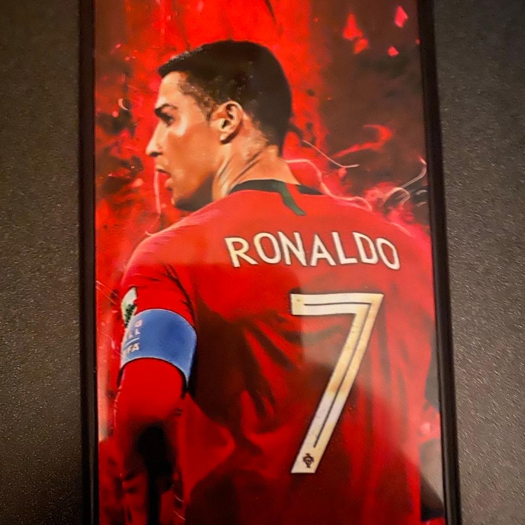 iPhone 7plus unlocked 32gb vgc with Ronaldo case black