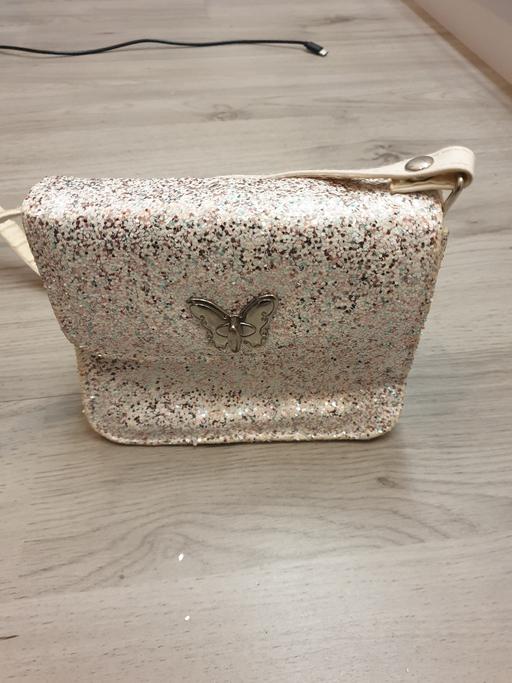 Buy & Sell East London Beckton - East London - Photos for Girls monsoon bag