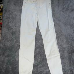 River island cream off white skinny jeans gorgeous on perfect for the summer with cute top brand new no tags size 10 uk