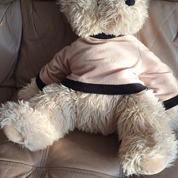 Large soft teddy
Has little scruff embroidered on foot
from a smoke and pet free home
Collect Guiseley LS20