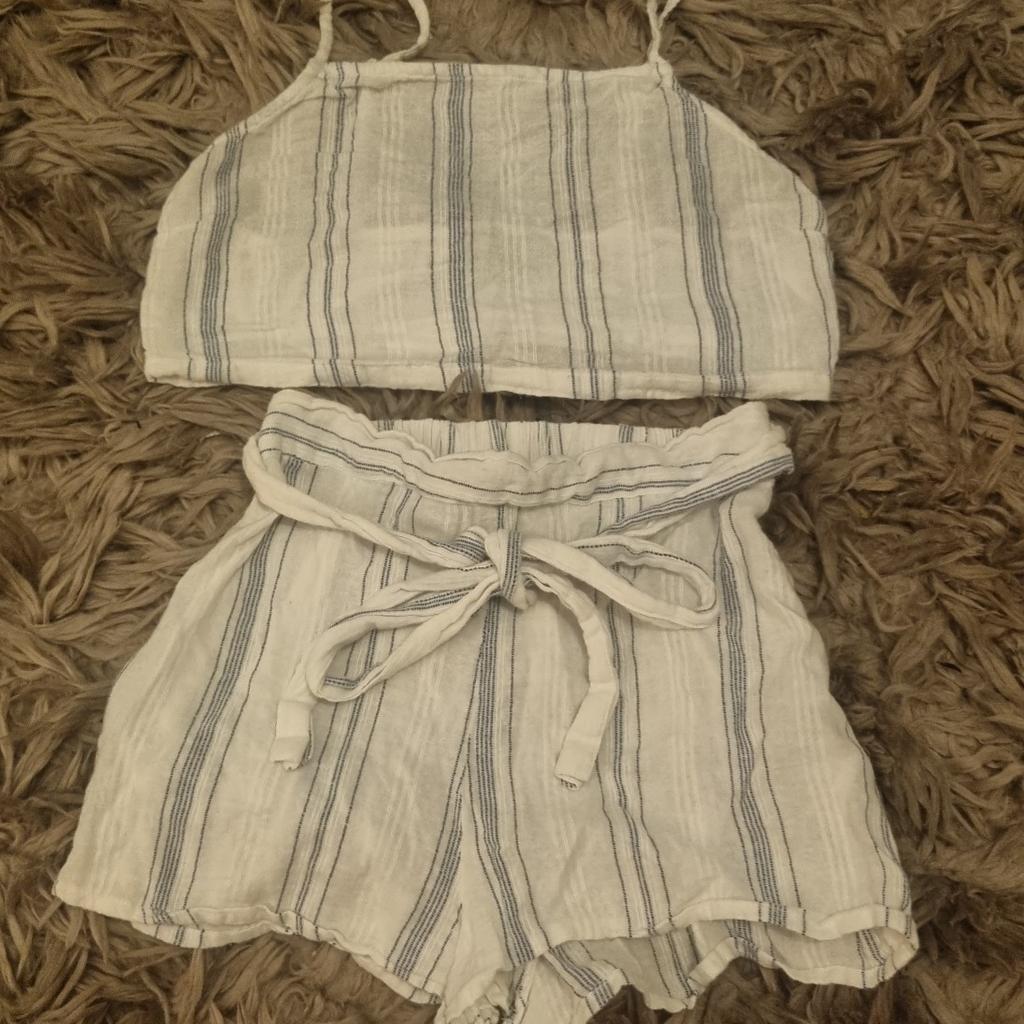 Asos Matching Shorts and Crop Top Set

Shorts - size 10 and
Crop Top - size 8 - good condition