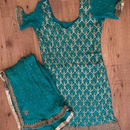 Heavy embroidery ladies Indian suit with Salwar & embroidery Dupatta in good condition as shown in the images
Kameez Length Approx 36
Chest Approx 38
Salwar Length Approx 39

ONLY POSTING OUT